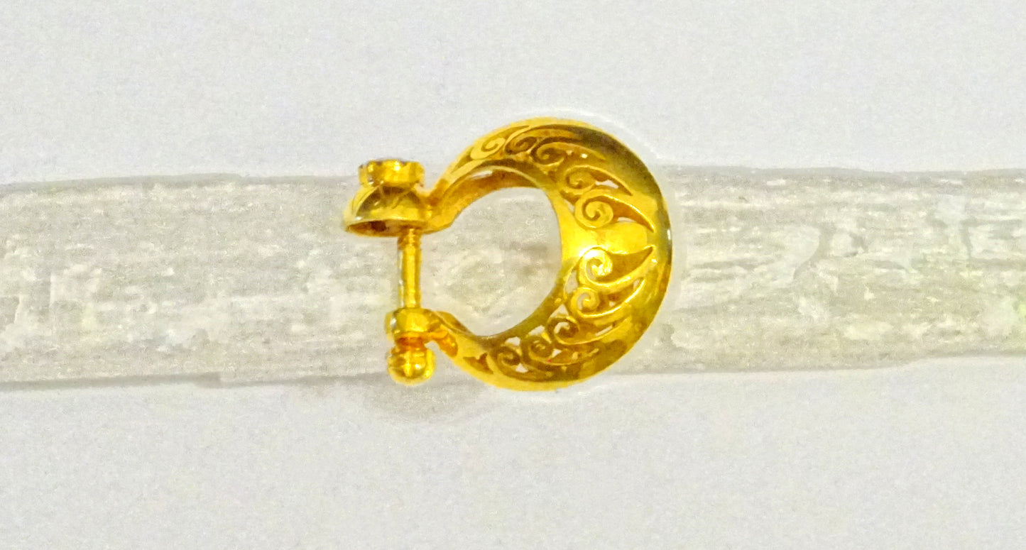 18k gold single earring , engraving set with Ruby
