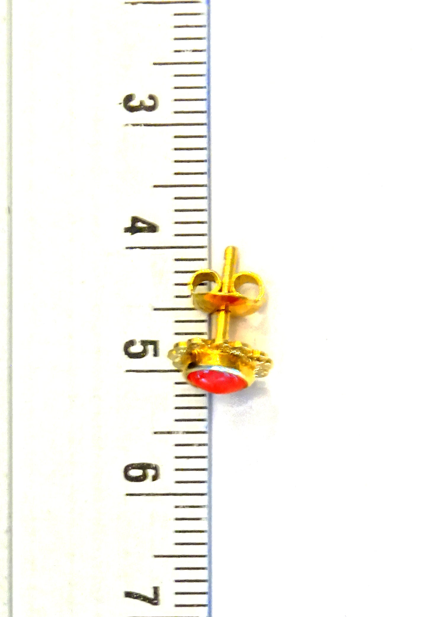 18k gold stud earring with gemstones red coral set in a flower shape