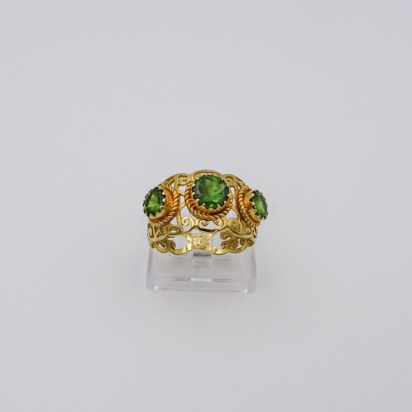 18k Gold Curved Star of David Ring with Chrome Diopside Gemstone