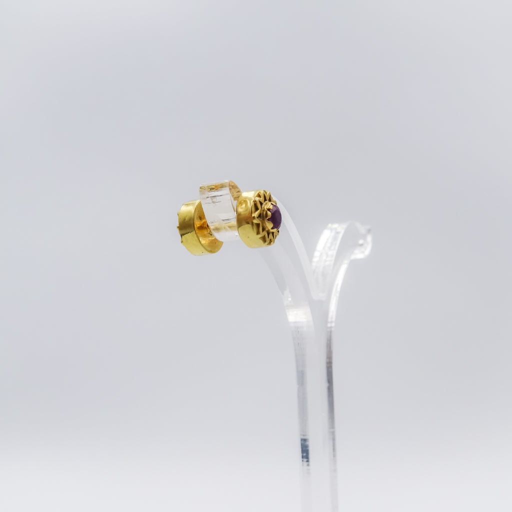 Single 18k gold stud earring with gemstones Double sided ,set with sapphire and ruby