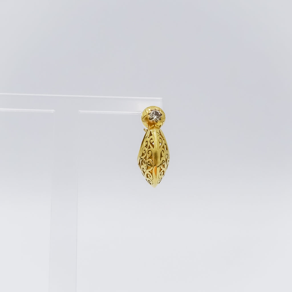 18K Gold Filigree Single Drop Earring with Diamond Accent