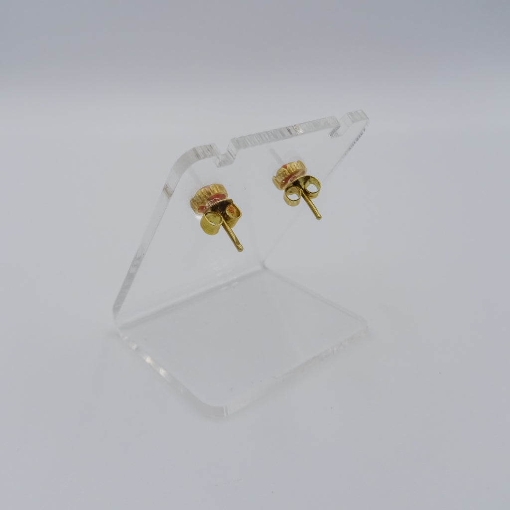 18k gold studs earrings with gemstones red coral set in a flower shape