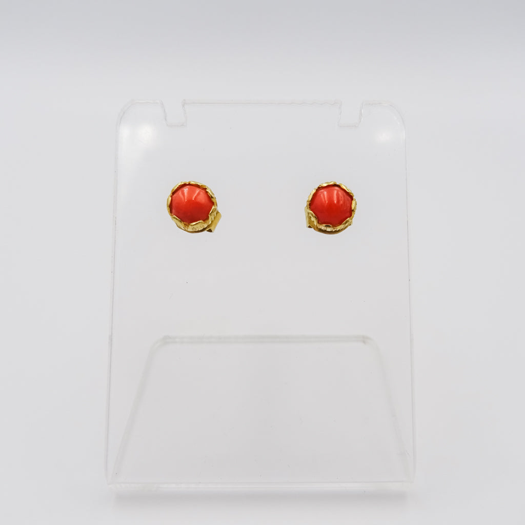 18k gold studs earrings with gemstones red coral set in a flower shape