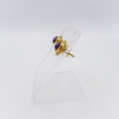 18k gold stud earring with gemstones Sugilite set in a flower shape