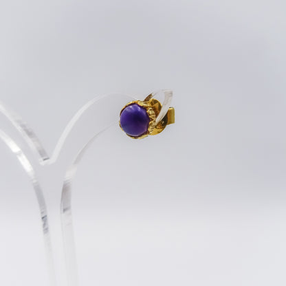 single 18k gold stud earring with gemstones Sugilite set in a flower shape